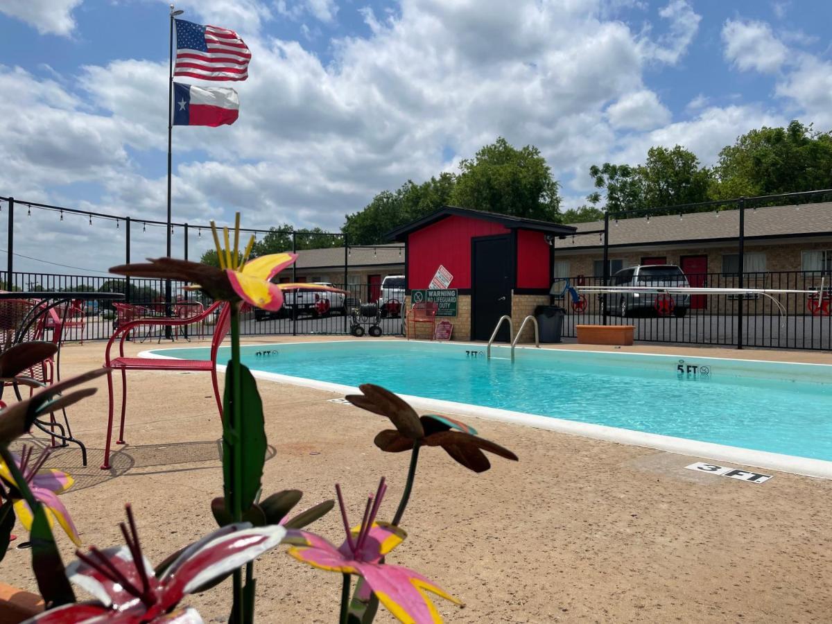Glen Rose Inn & Suites Exterior foto